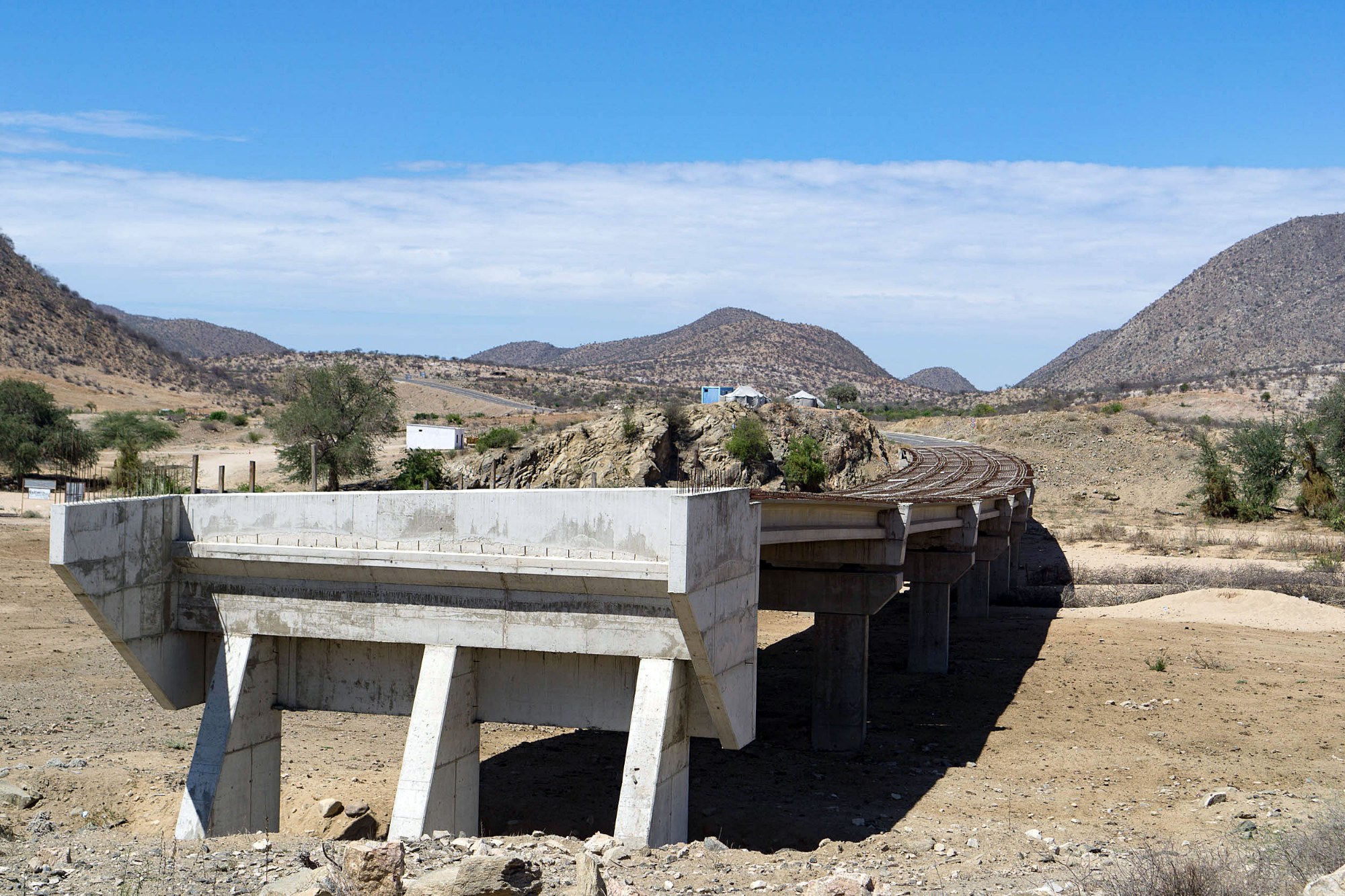 Eine unvollendete Brücke