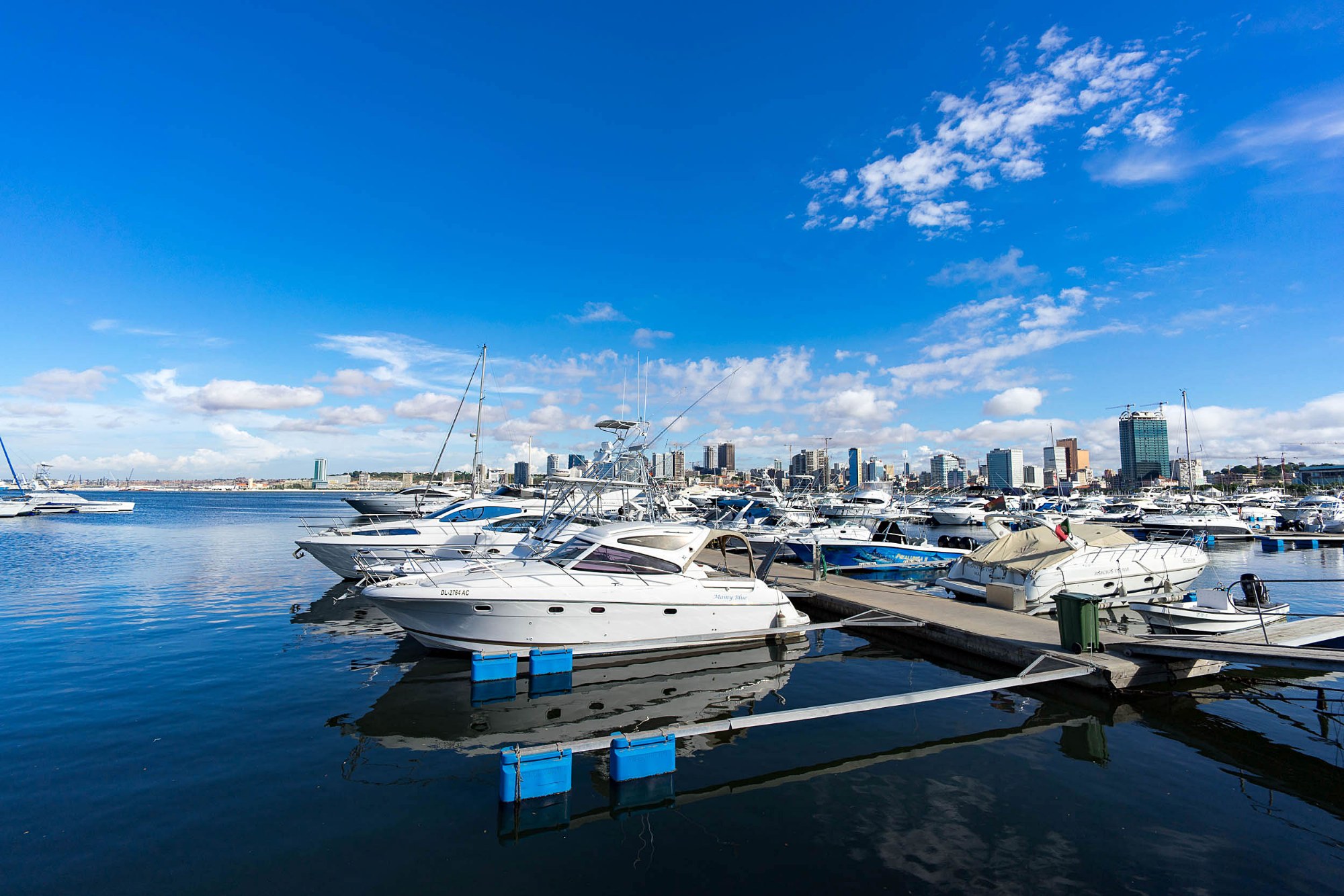 Yachten vor Luanda