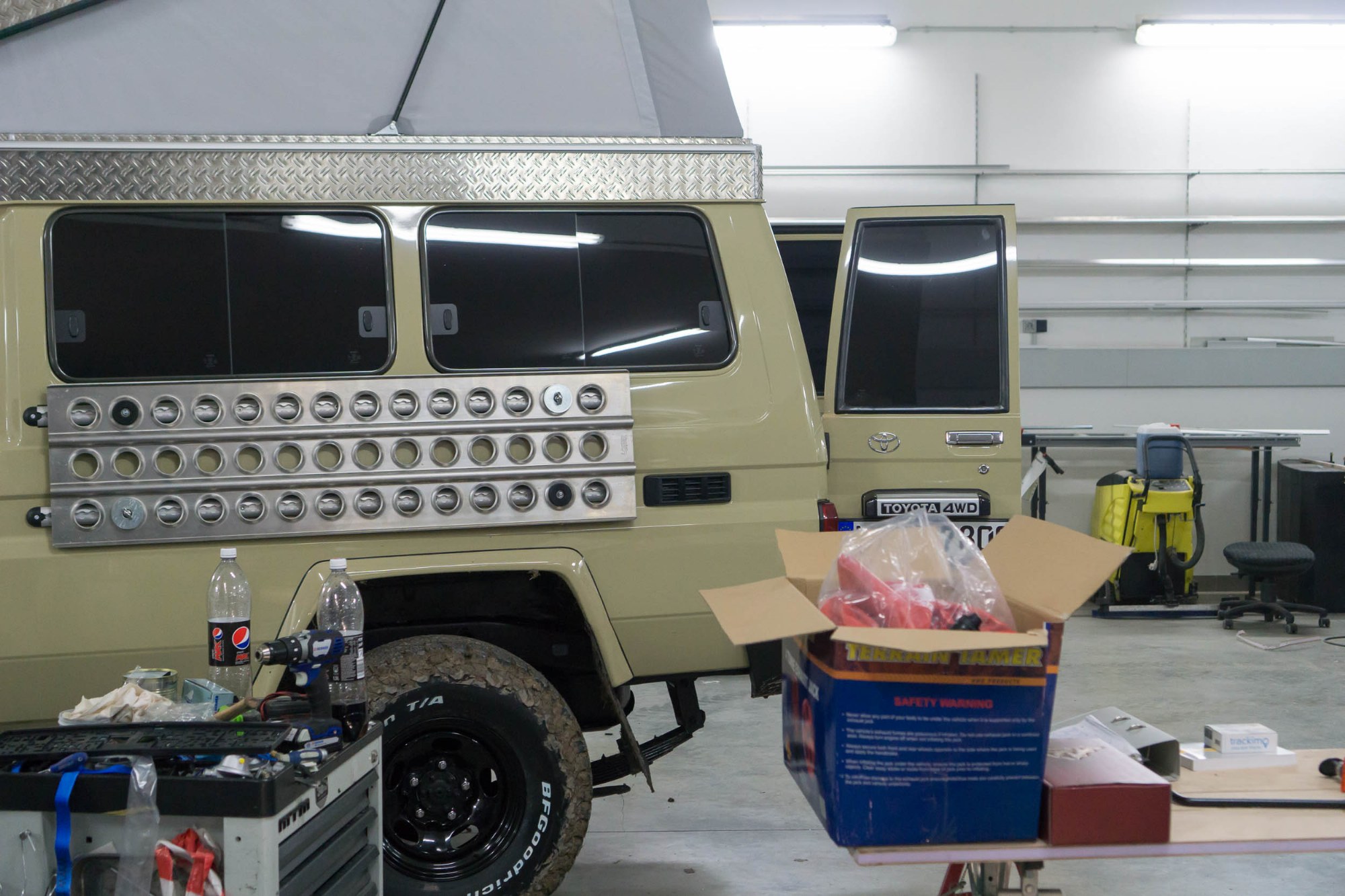Der Toyota Land Cruiser in der Werkstatt