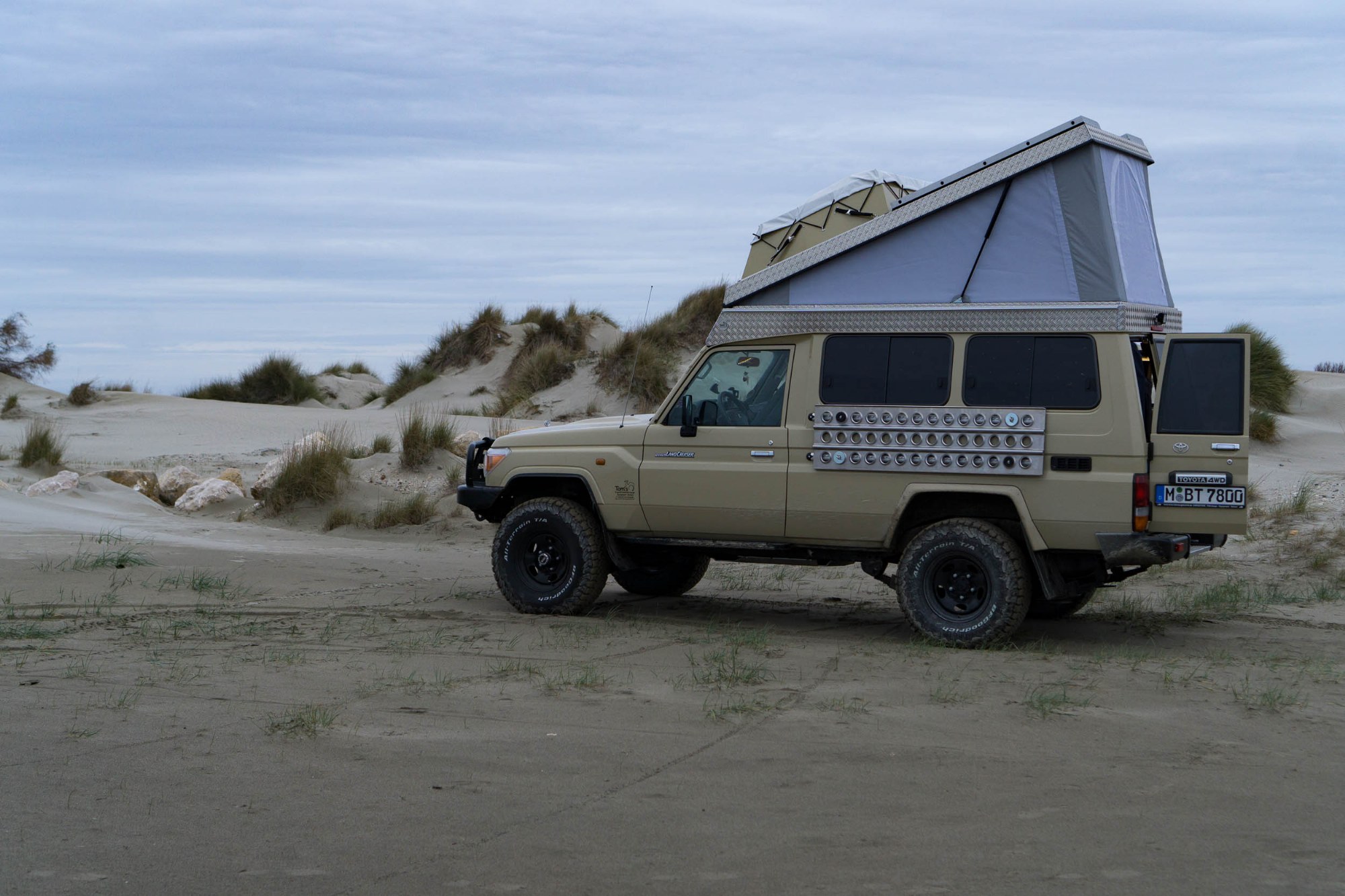 Unser Buschtaxi am Strand der Camargue