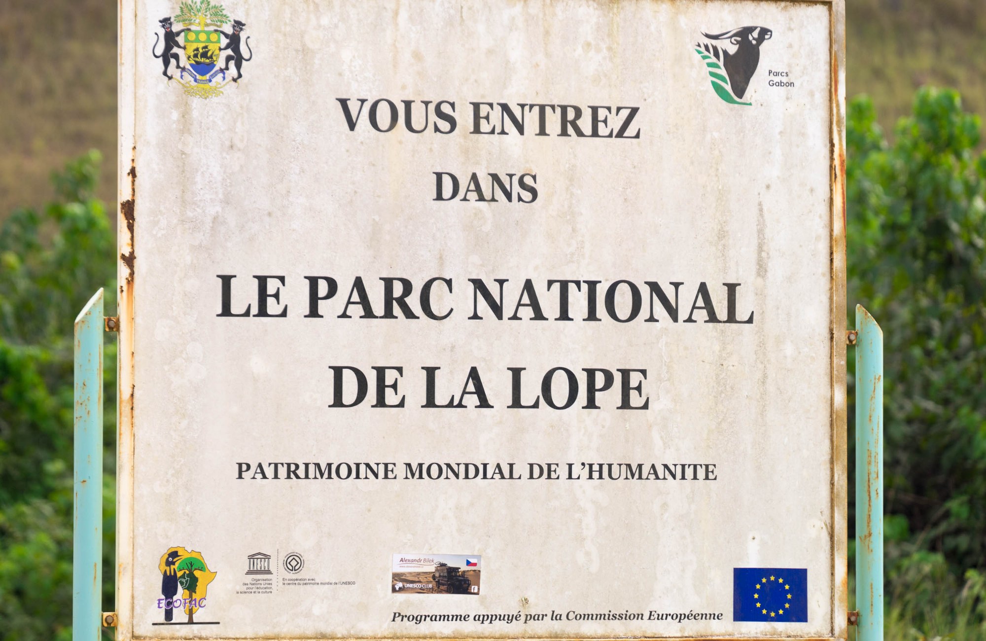 Am Eingang des Nationalparks Lopé