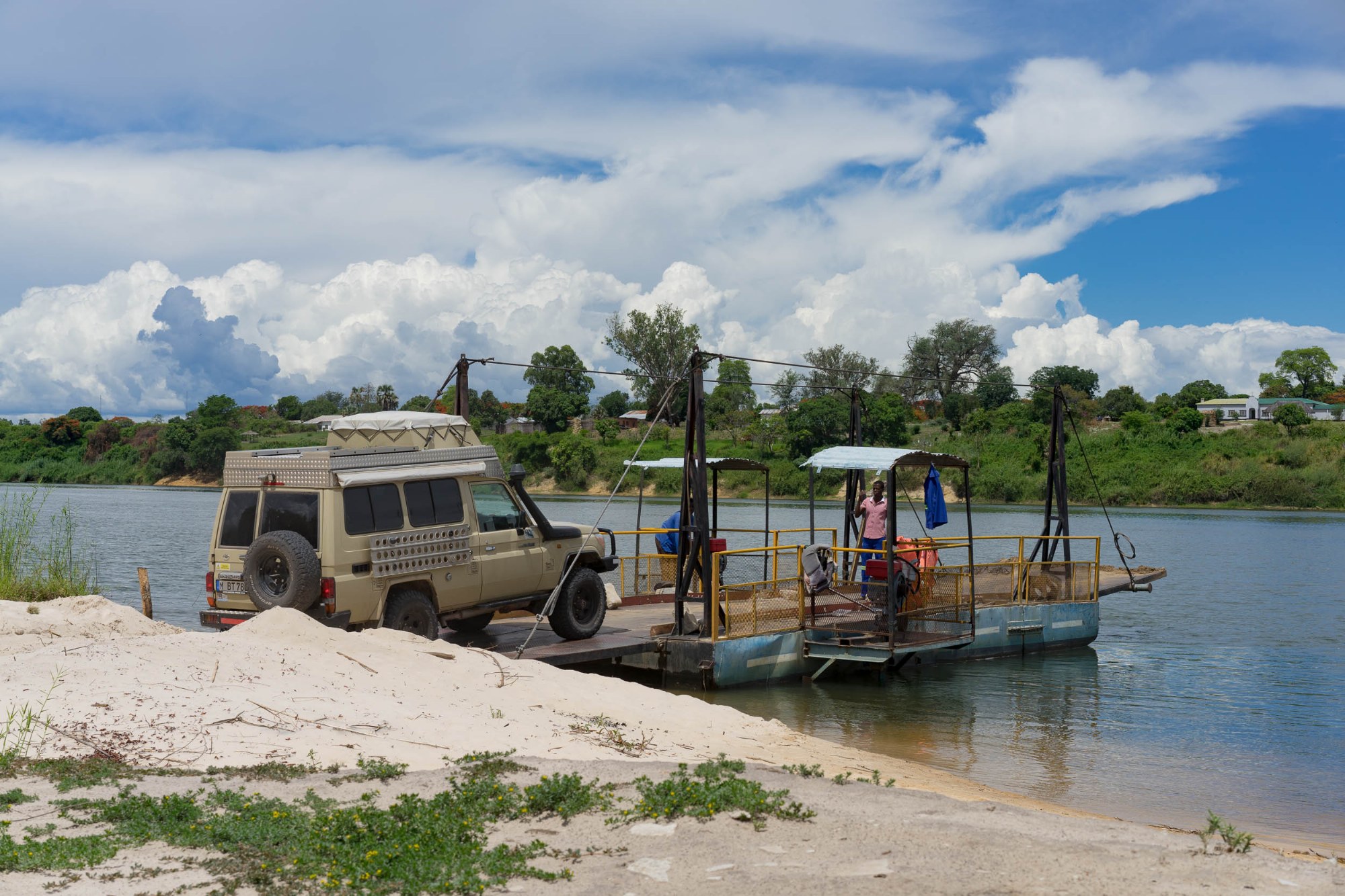 Überfahrt nach Lukulu